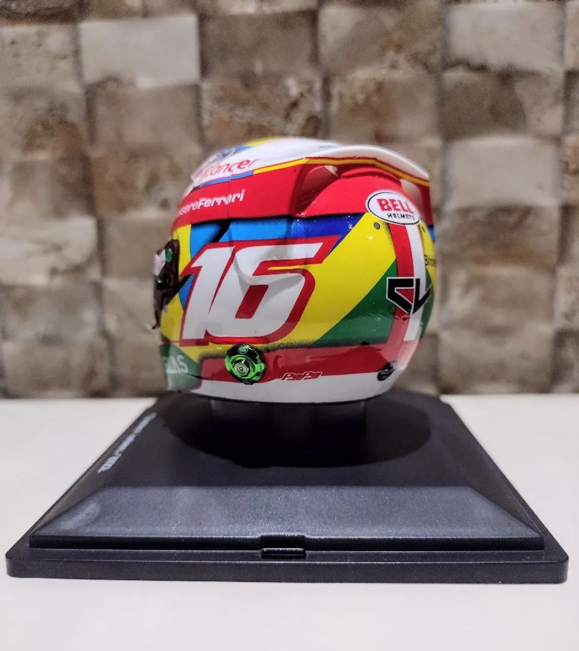 Miniatura Formula 1 Capacete Charles Leclerc Brazil GP 2022