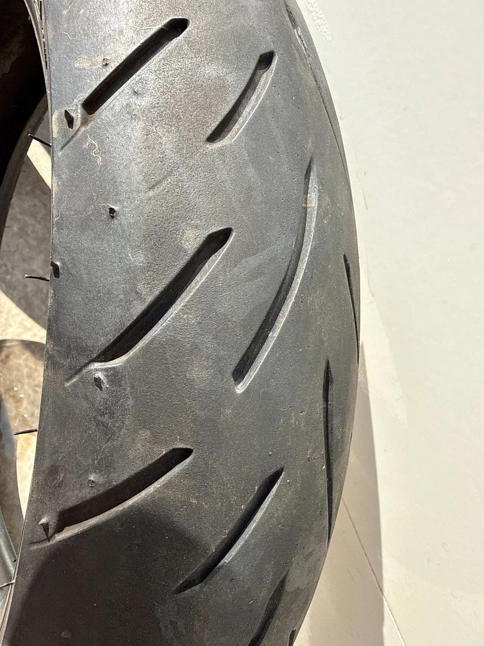 Pneus para moto esportiva 180 e 120/17 - Foto 2