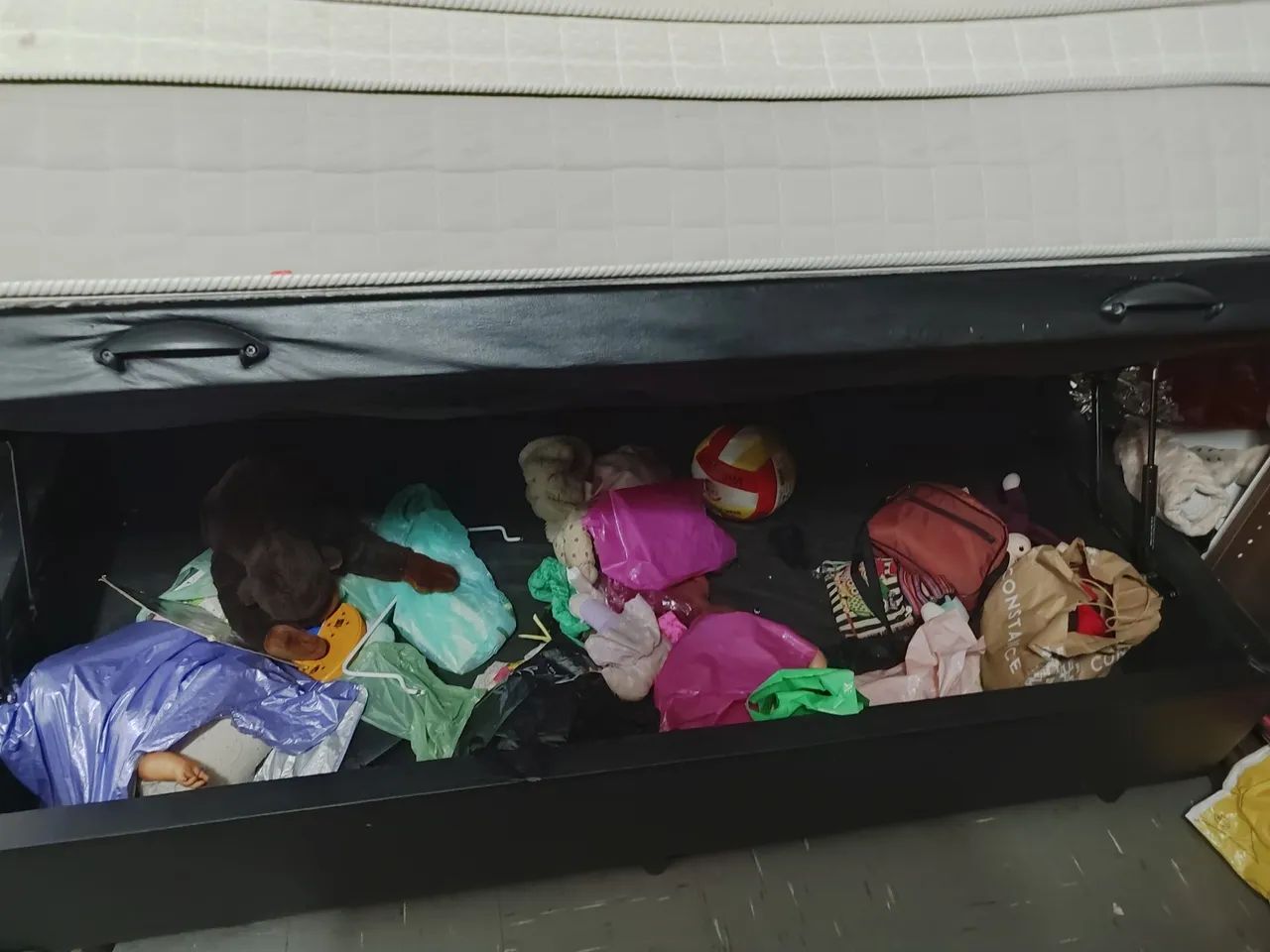 CAMA BOX COM BAÚ DE SOLTEIRO PRETA E COLCHÃO - Foto 3