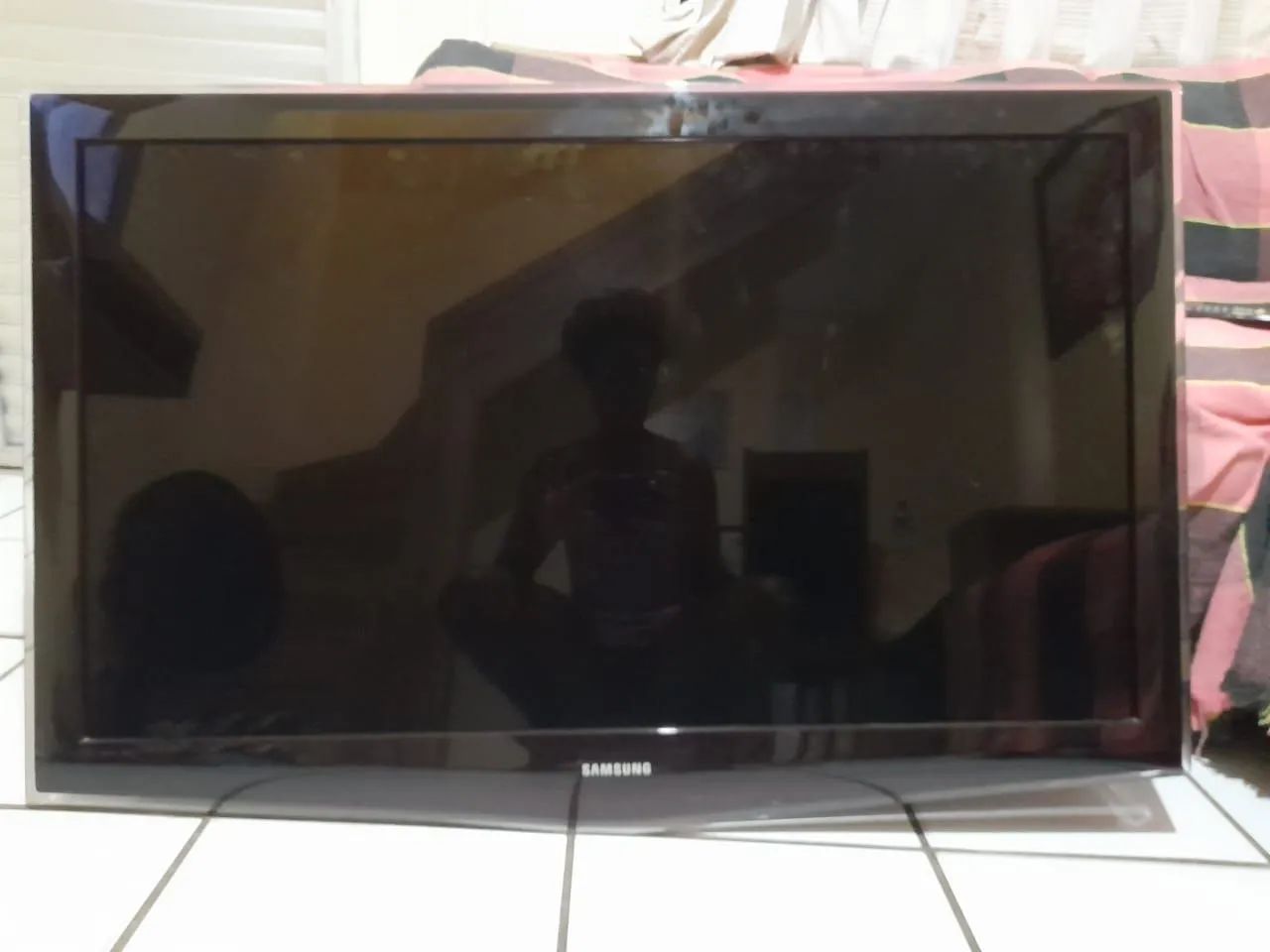 Televisão 46 polegadas(com avaria).