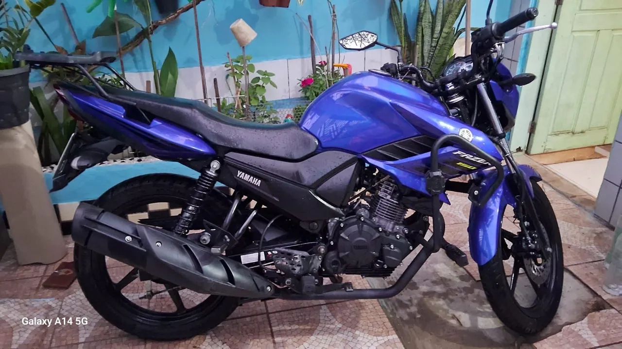 Fazer 150 flex, 5mil km semi nova.