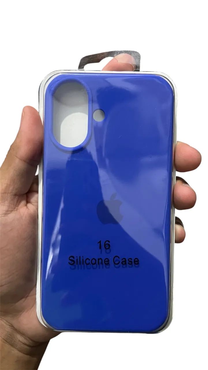 Capinha silicone premium iPhone 16 - Foto 4
