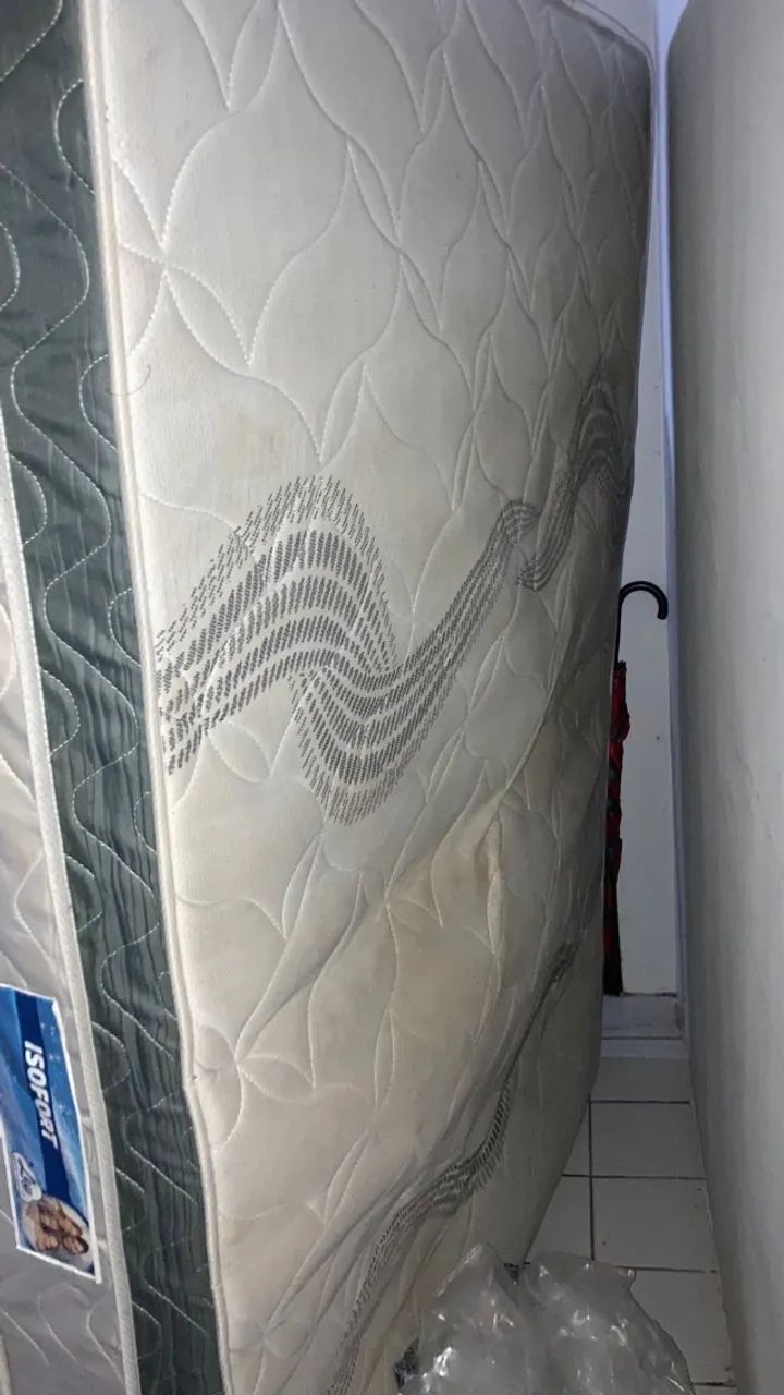 Colchão velho de casal com molas  - Foto 2