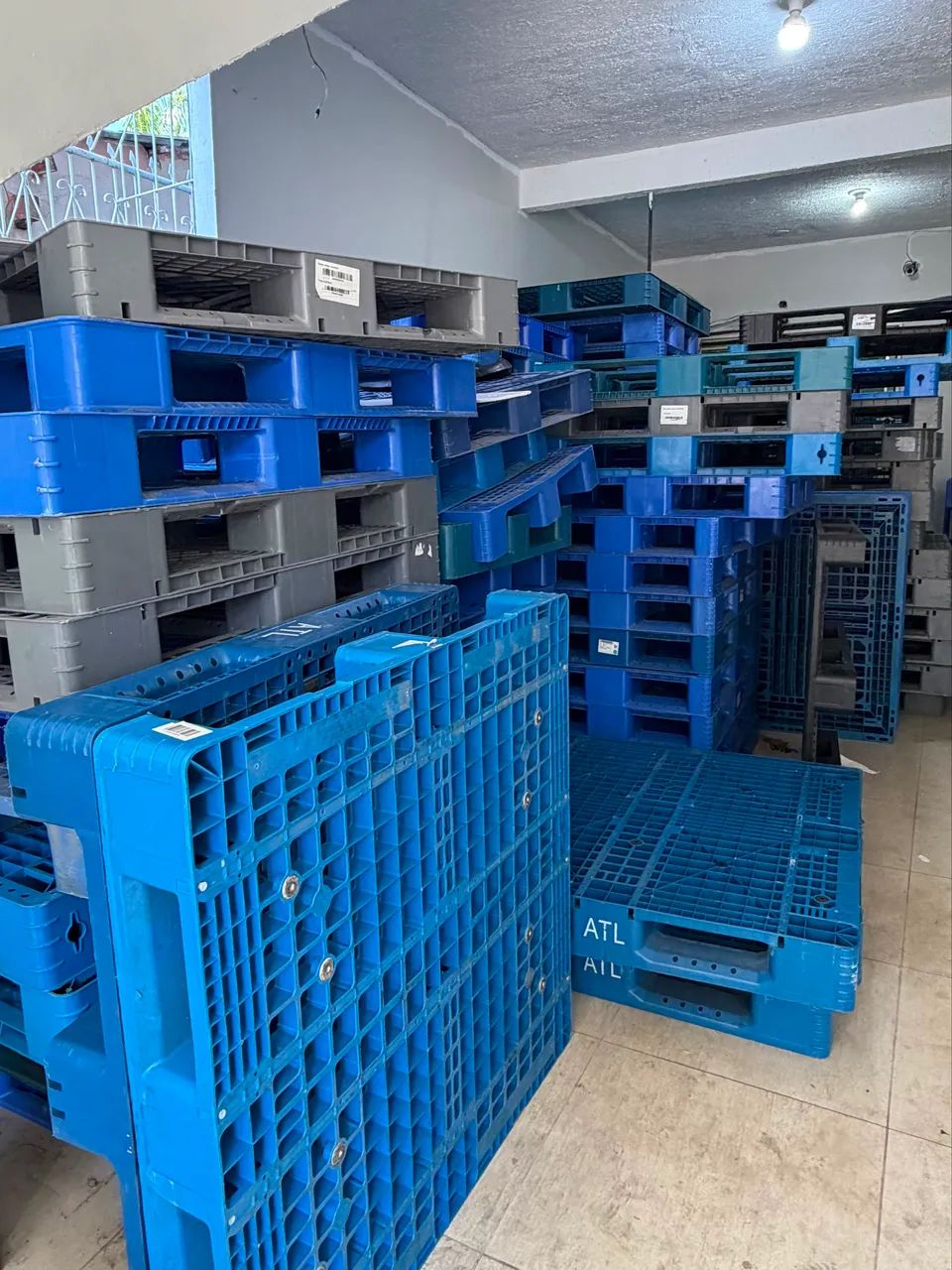 Paletes de plástico reforçado 