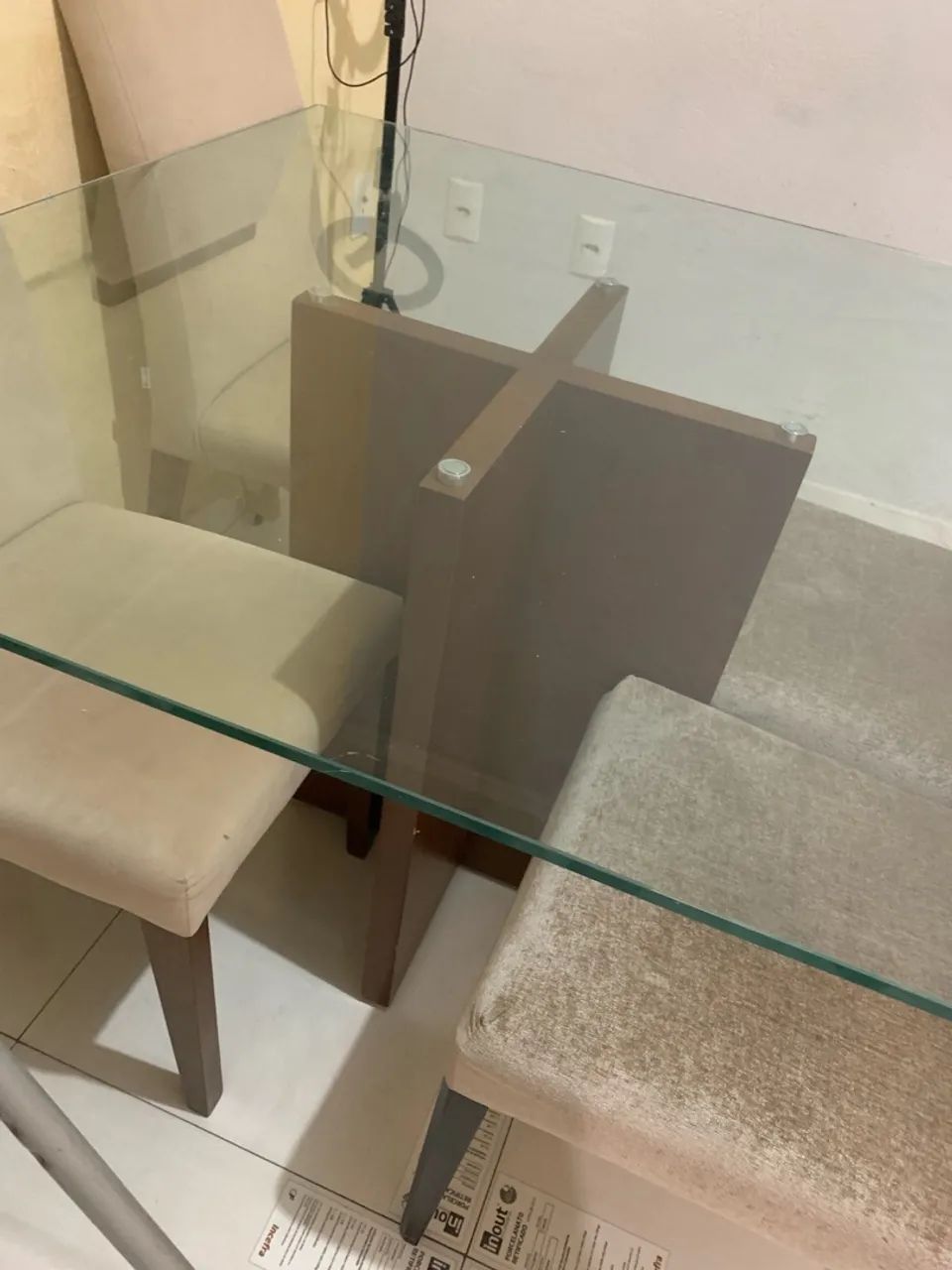 Mesa de Jantar com 4 Cadeiras - Tampo de Vidro - Foto 3