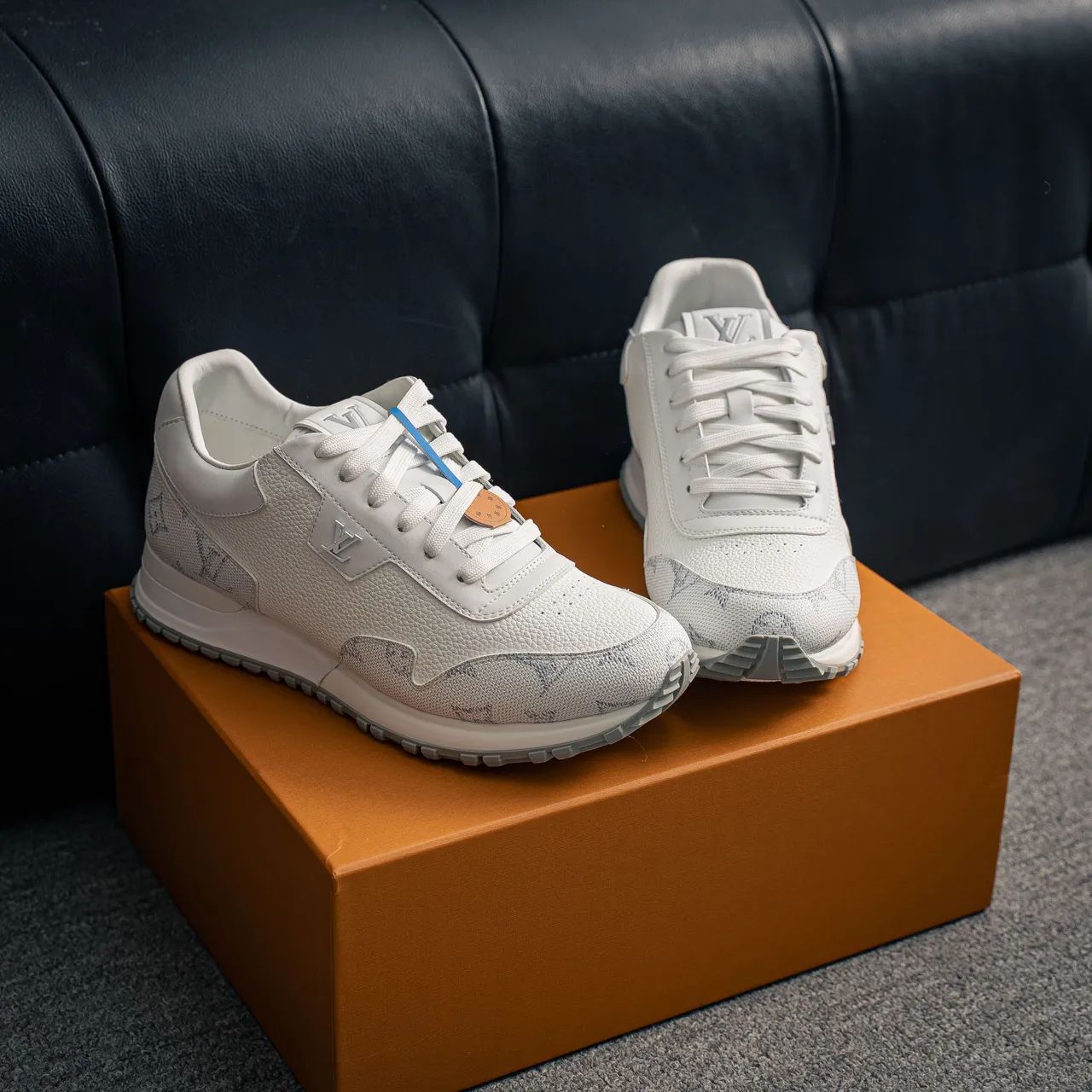 Louis Vuitton LV Trainer Branco Monogram