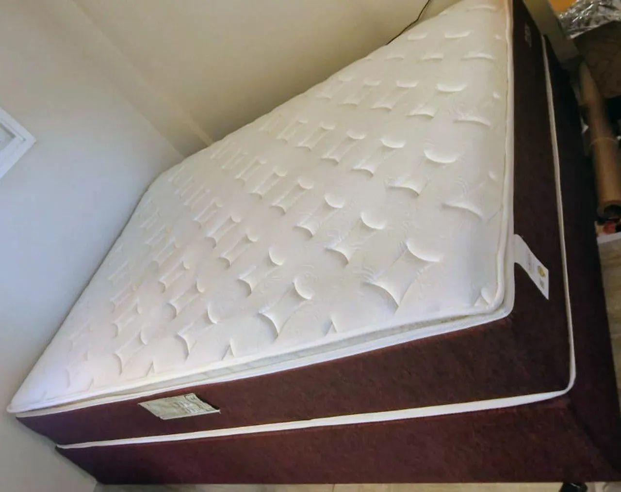 Cama Box Casal Turim com Molas Ensacadas 