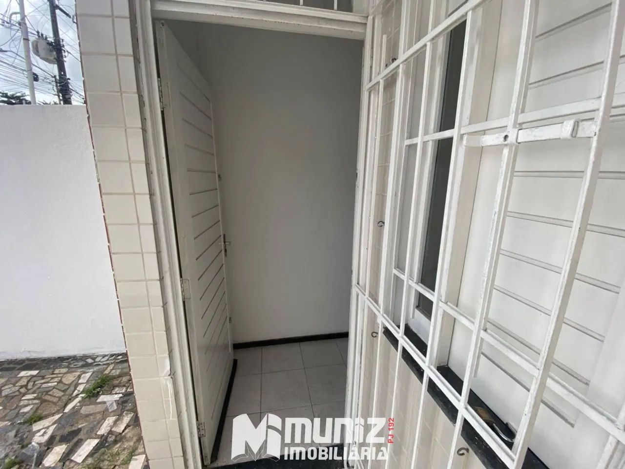 Aluga-se Casa com 2 Pavimentos Bairro Suíssa! - Foto 2