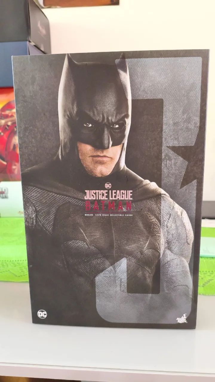 Hot Toys Batman Justice League LACRADO
