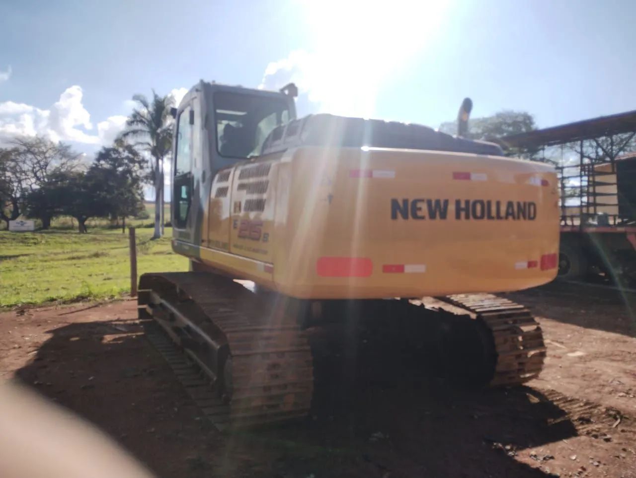 ESCAVADEIRA NEW HOLLAND ANO 2012 EM EXCELENTE ESTADO! - Foto 6