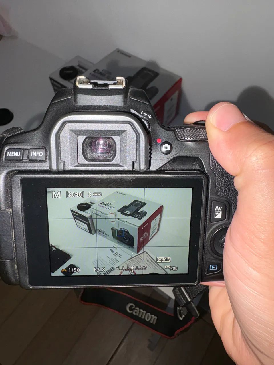 Camera Canon SL3 + lente 24mm f/2.8 + lente do kit 18-55 + acessórios - Foto 2