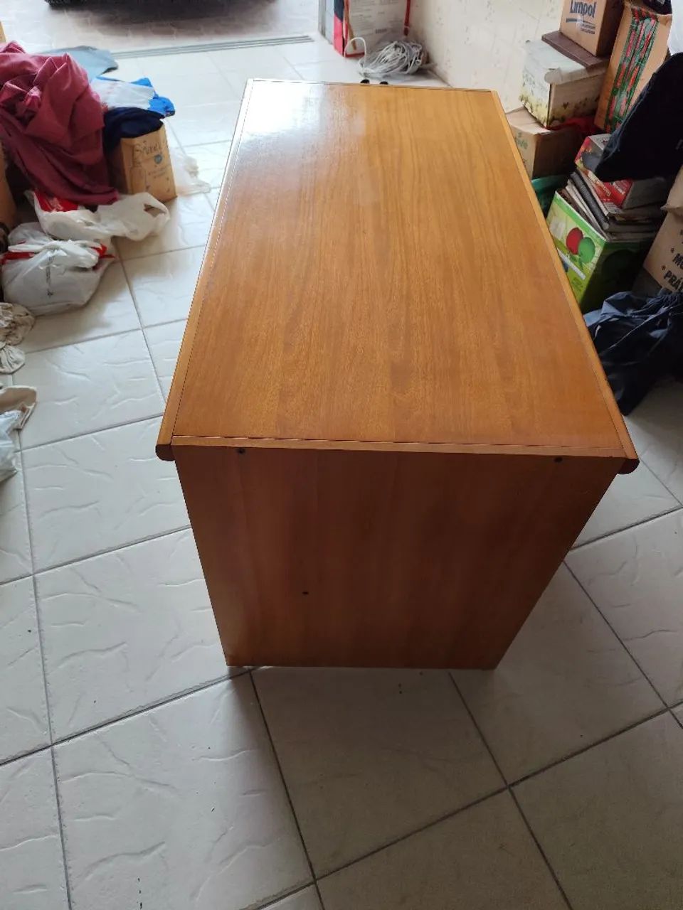 Mesa de escritório com gavetas e chaves - Foto 4