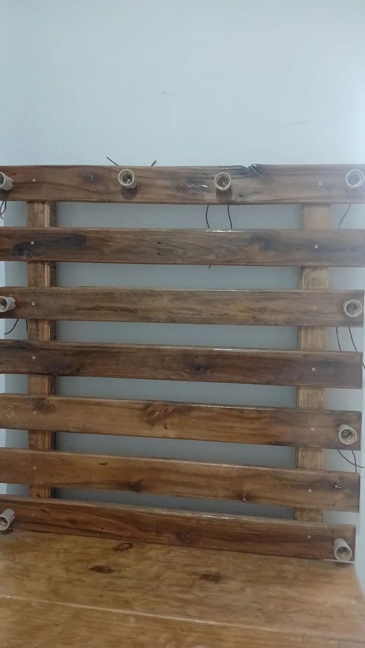 PENTEADEIRA COM SUPORTES PARA ILUMINAÇÃO  - Foto 2
