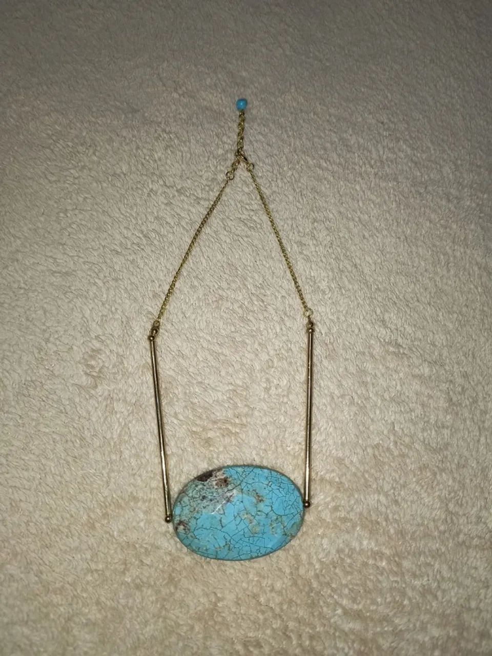 colar feminino dourado com pingente turquesa