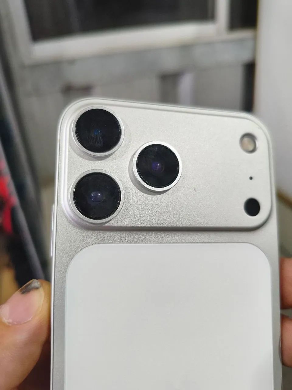 SABOR IPHONE 17 PRO IN XR 