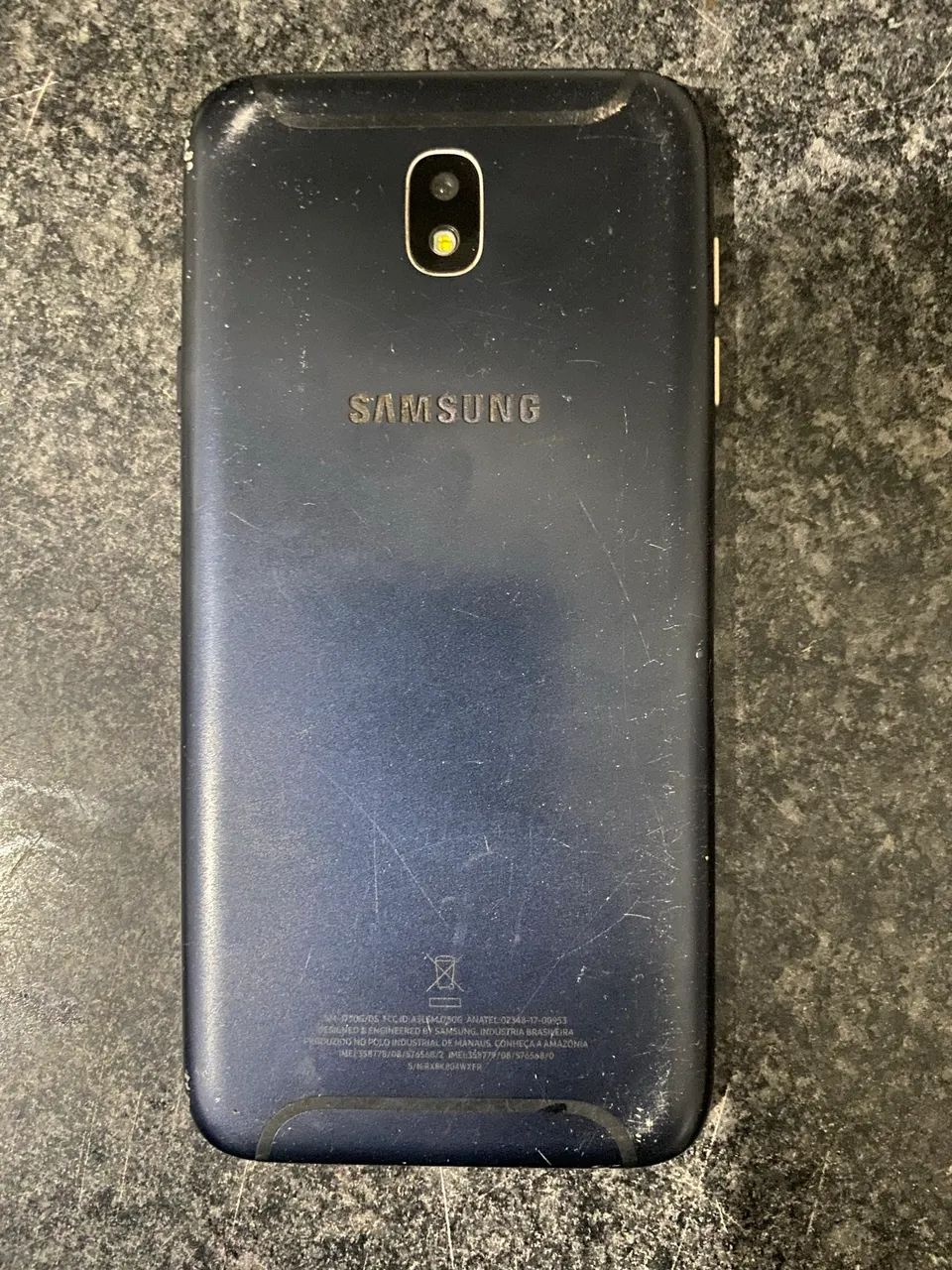 Celular j7 pró 