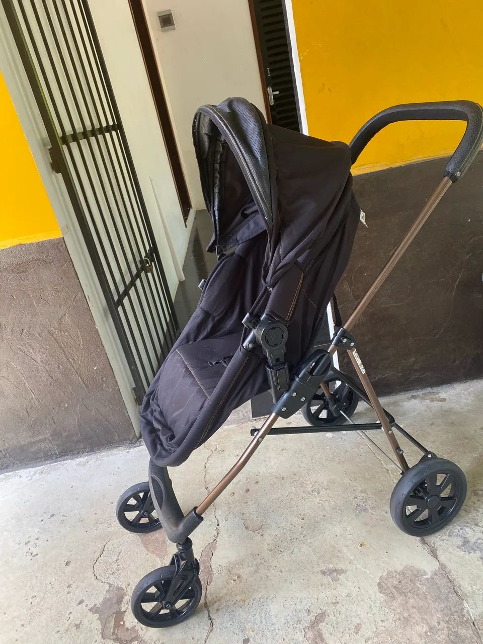 Carrinho de bebê Galzerano 3 em 1 com bebê conforto - Foto 2