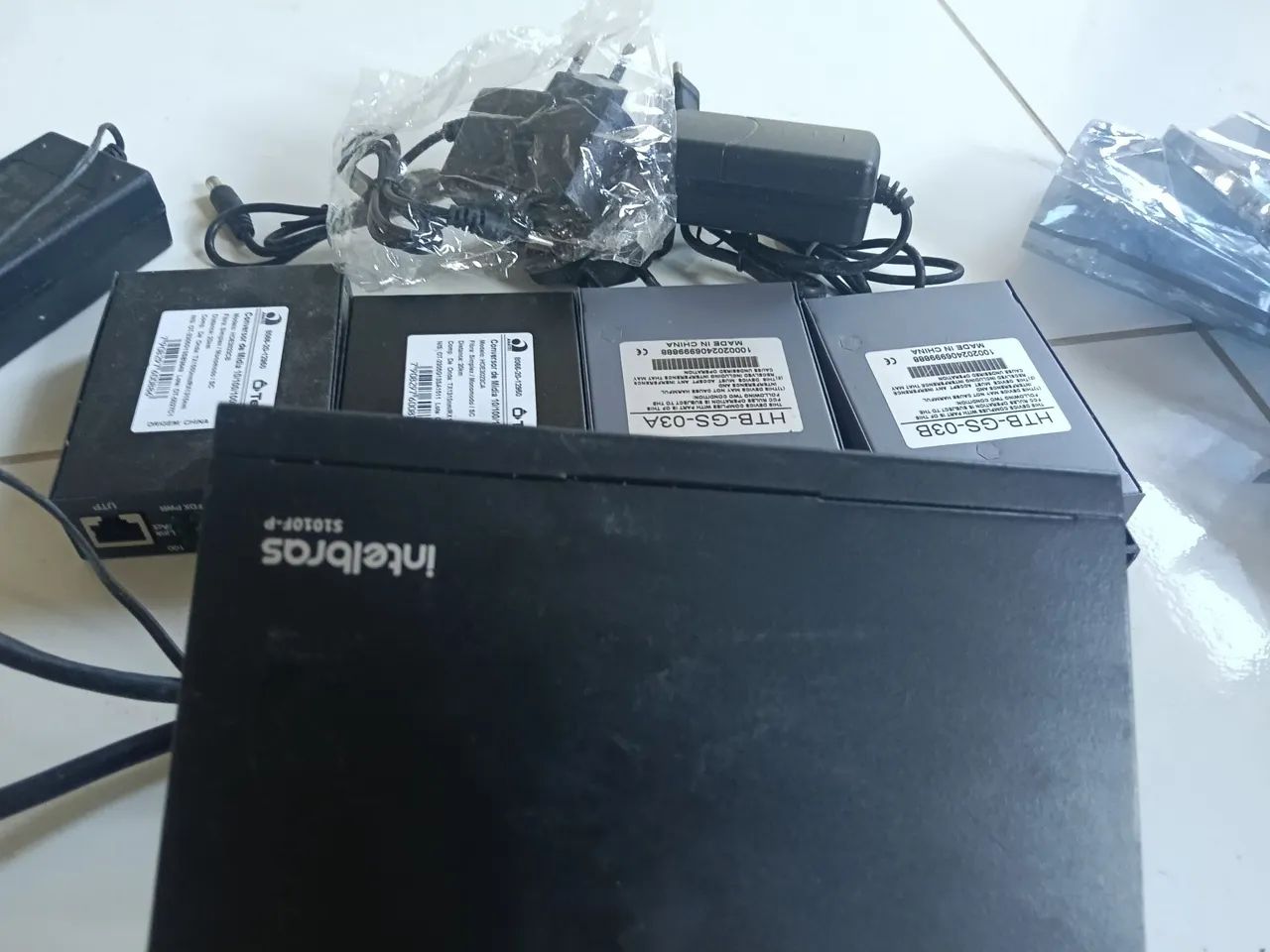 Vendo quatro conversor de mídia novos a e b e um up-link Intelbras modelo s1010f-p - Foto 5