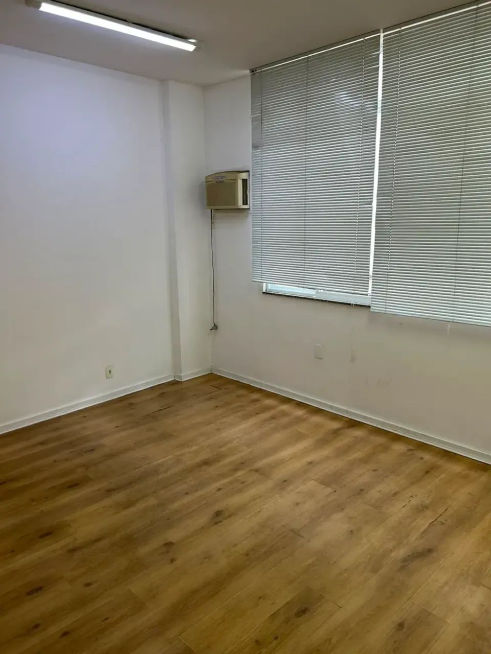 Sala para aluguel no Centro!