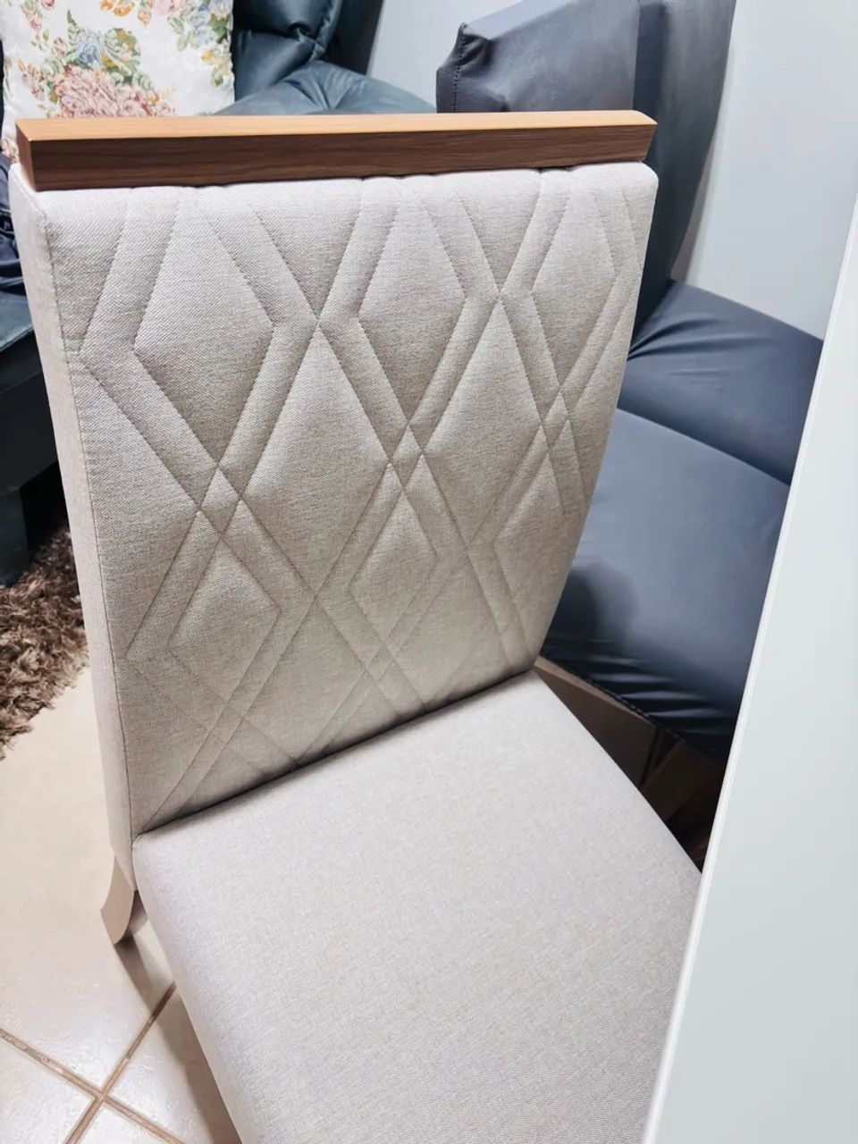 Conjunto sala de jantar com tampo de vidro e 6 cadeiras - Foto 4