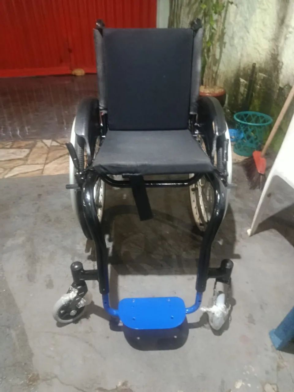 CADEIRA DE RODAS 