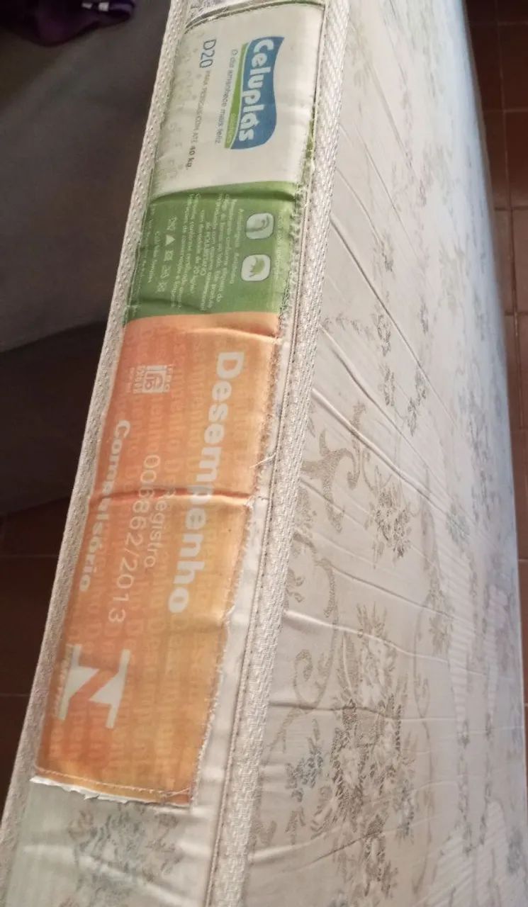 Colchão de solteiro espuma d20