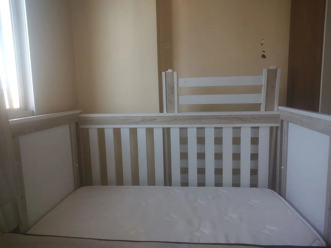 Berço com colchão 