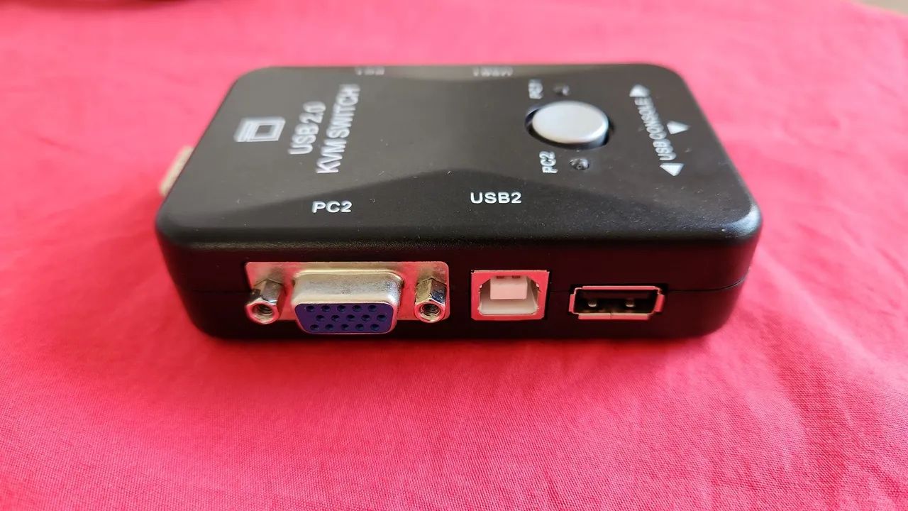 Switch KVM  2 portas USB e VGA  - Foto 2