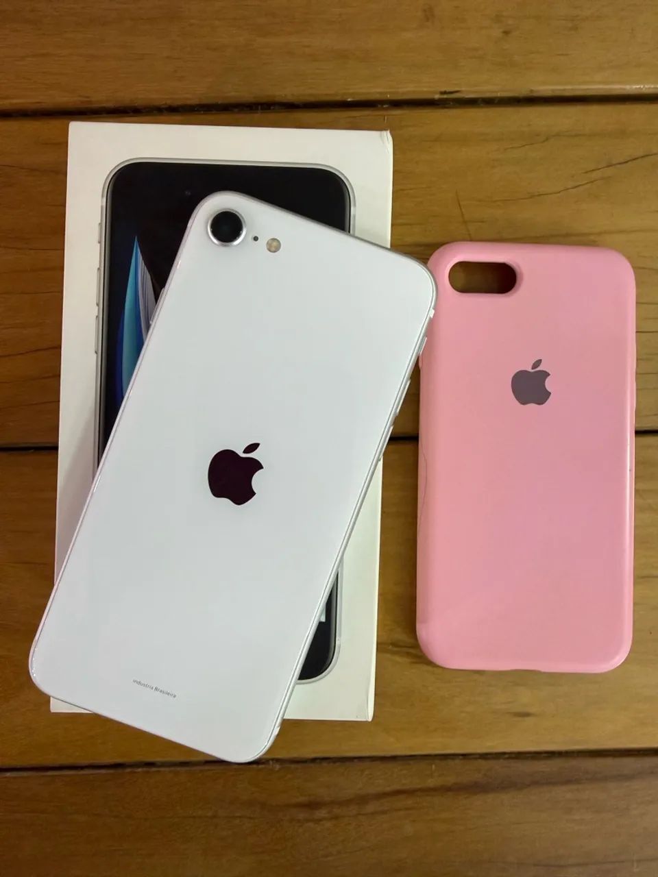 IPHONE SE 2020 - 128 GB - BRANCO MUITO BEM CONSERVADO E SEM MARCAS DE USO! - Foto 2
