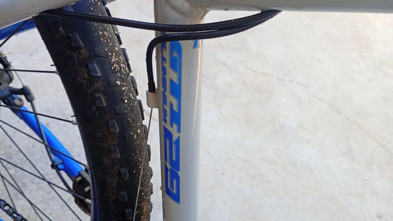 Bicicleta GTI usada,em perfeito estado  vem com capacete de brinde  - Foto 5