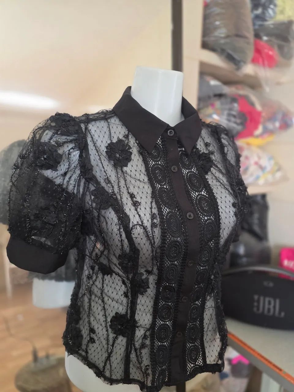 Vende-se blusa nova.