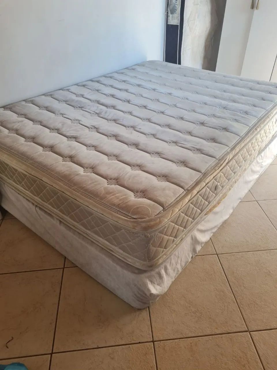 Cama box casal