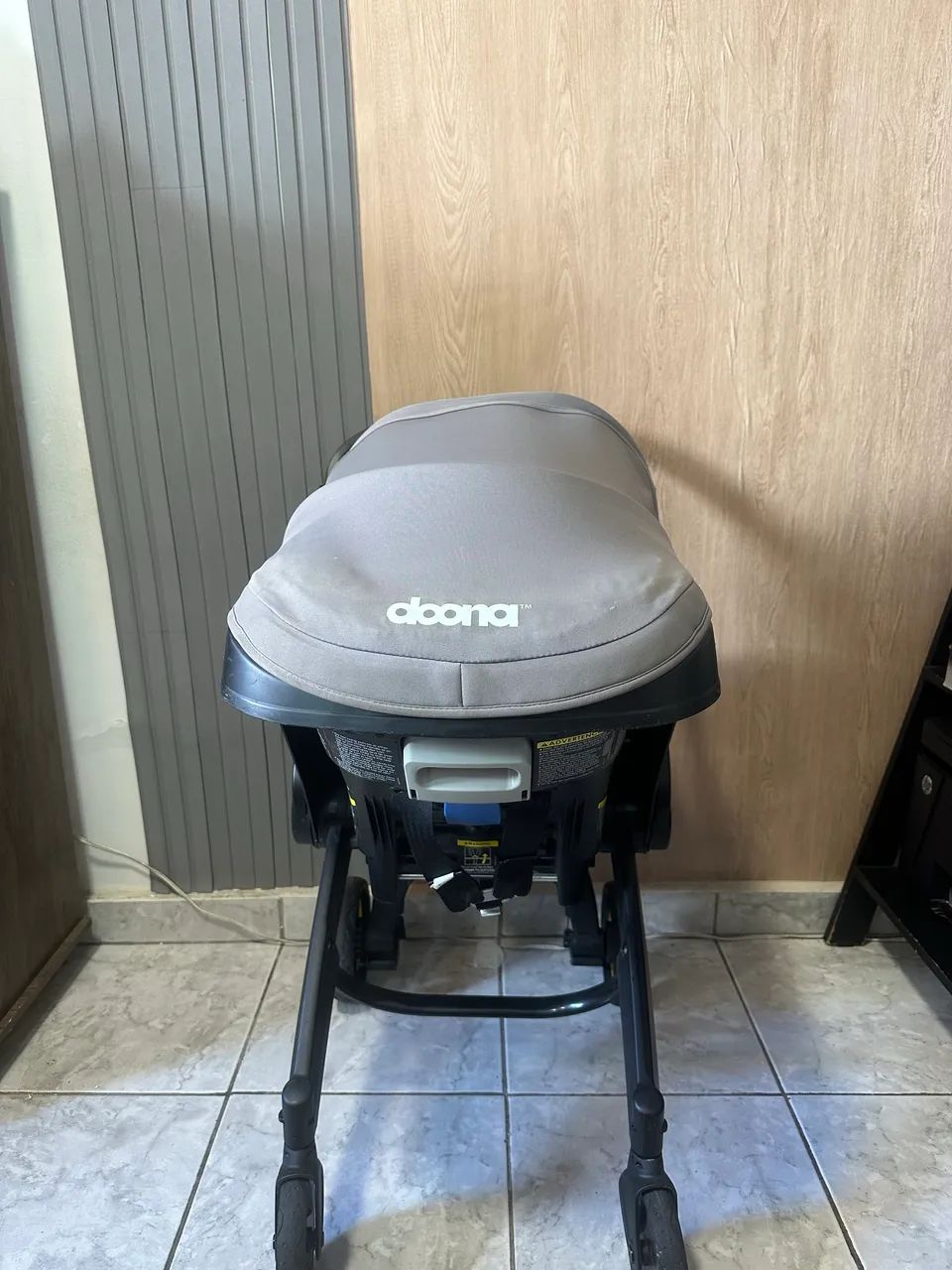 Bebê conforto que vira carrinho de passeio DOONA - Foto 2