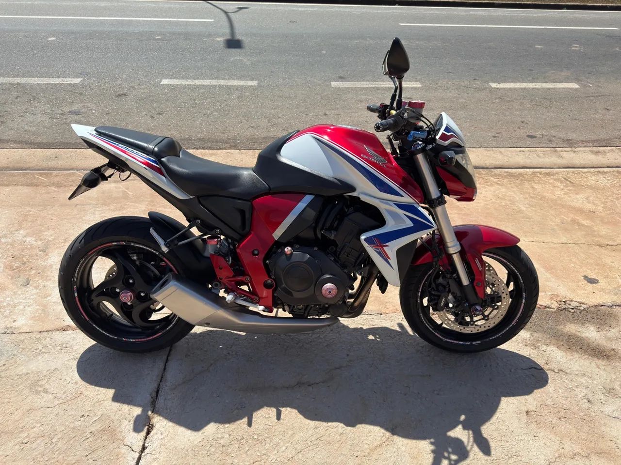 CB 1000 - Foto 5