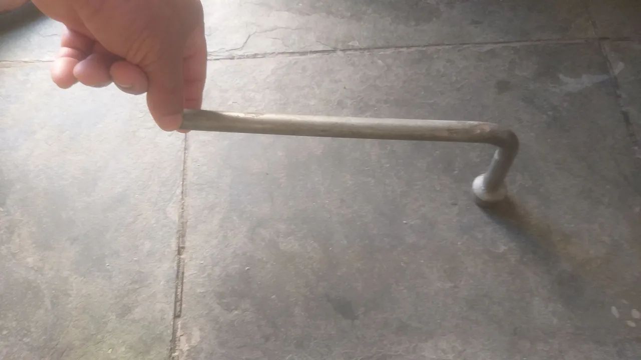 Chave de roda 17mm  universal para veículos 