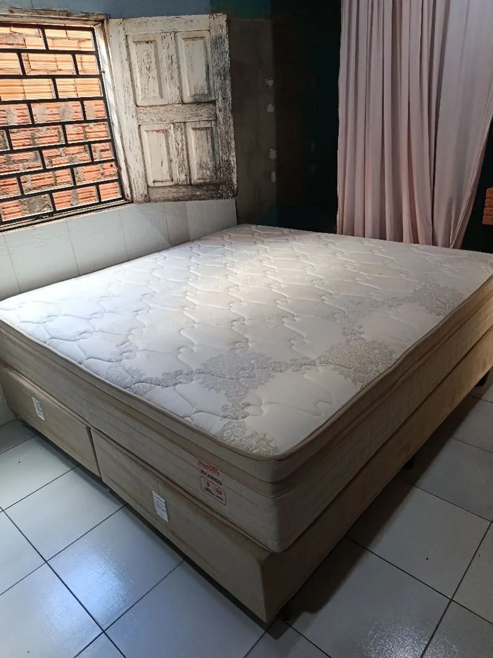 Vendo cama de casal box 