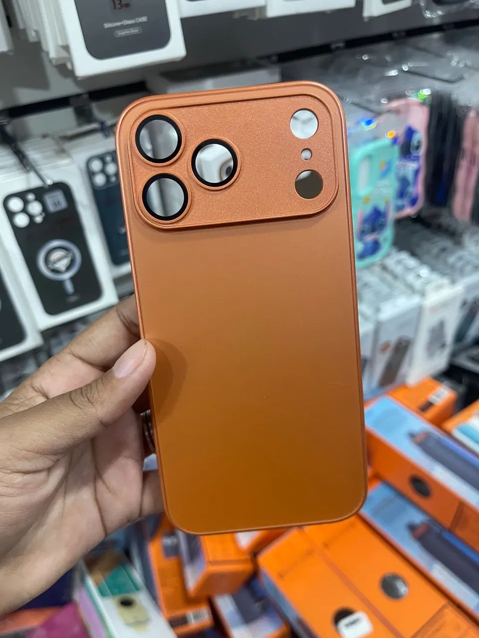 Capa iPhone 17 pro Max laranja - Nova  - Foto 4
