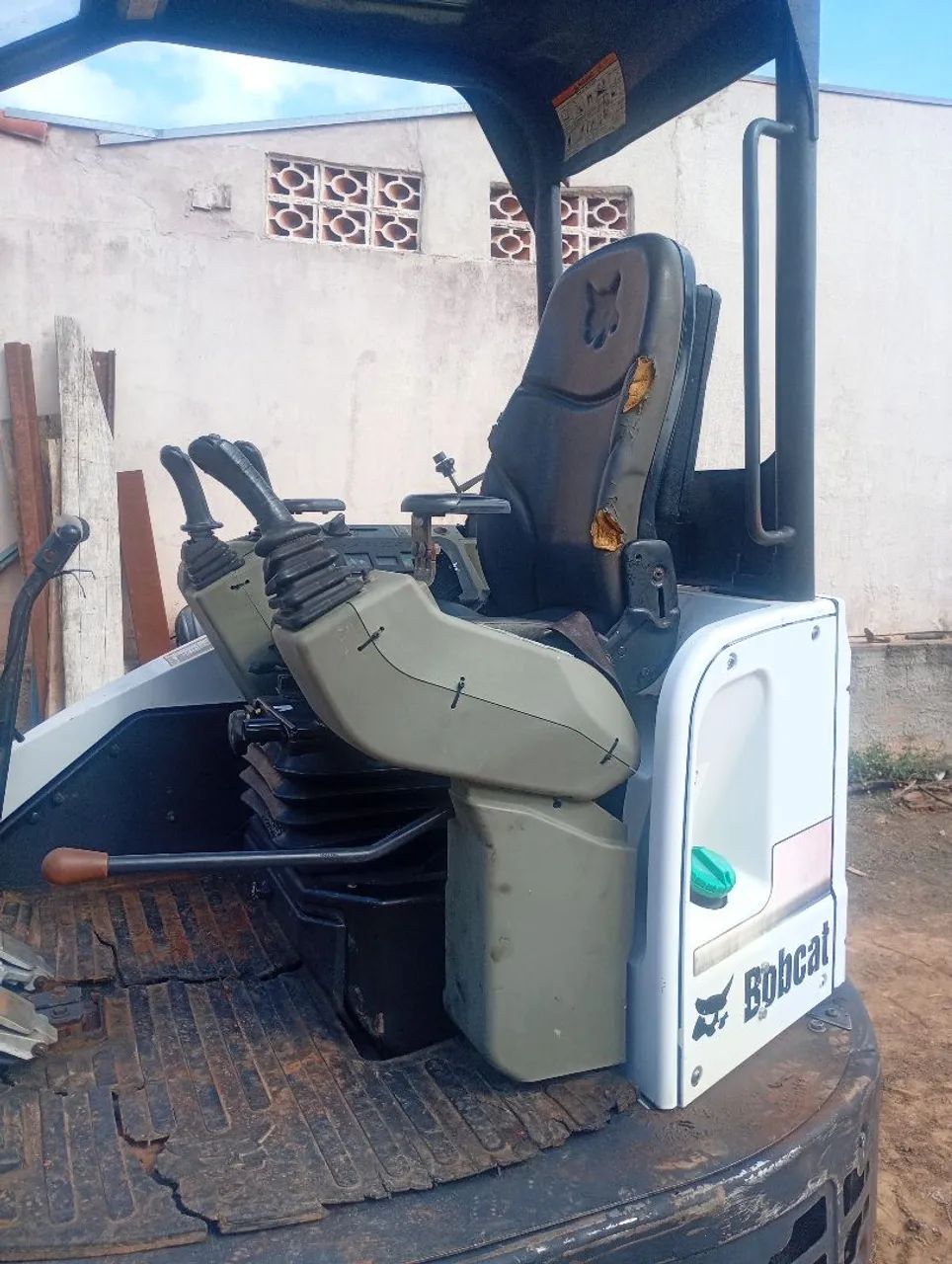 Mini escavadeira Bobcat E26 2013 - Foto 3