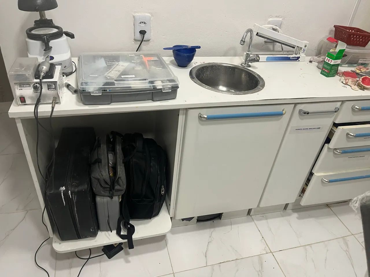 Armário odontológico 