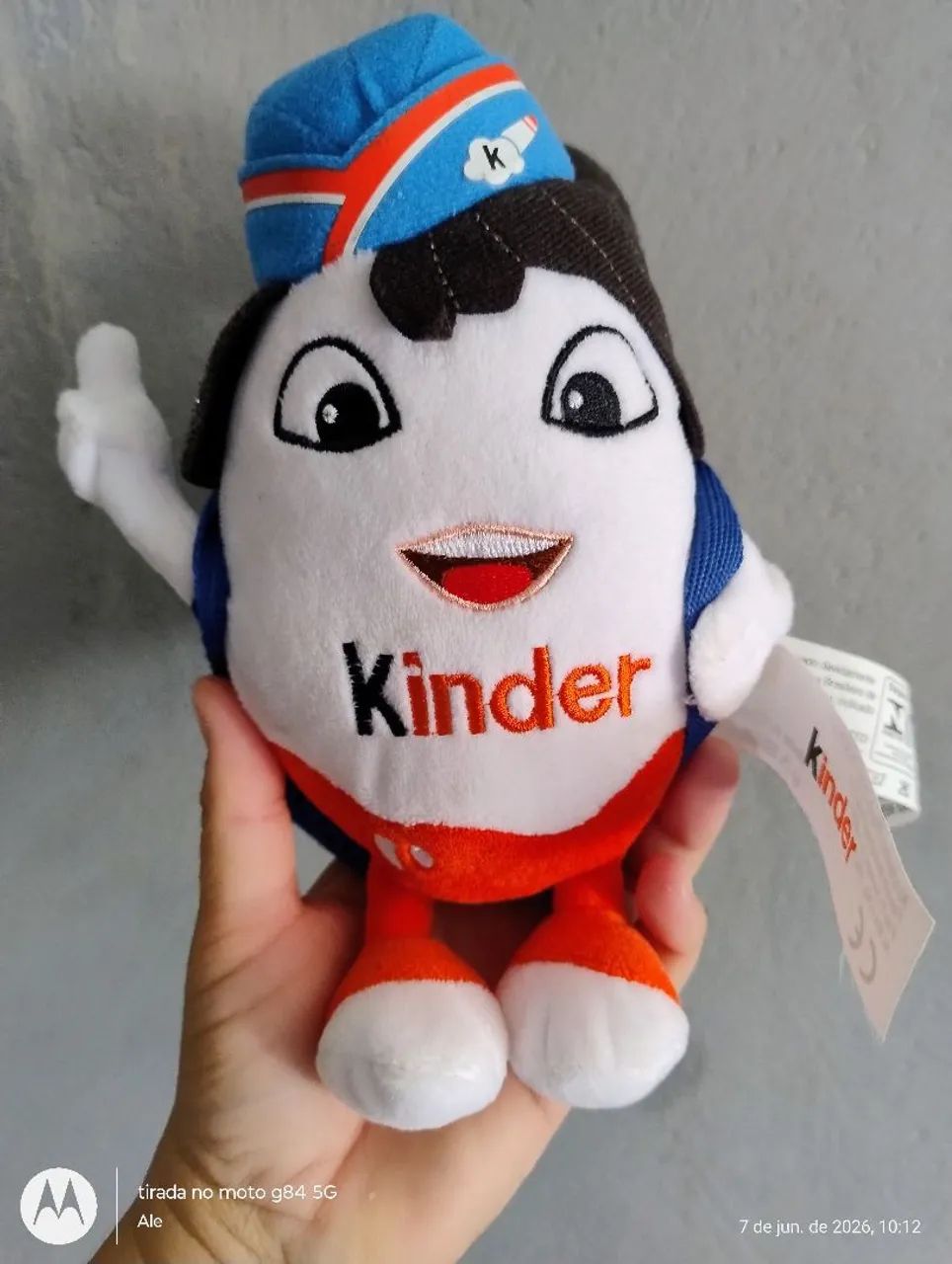 Pelucia Kinder importada 