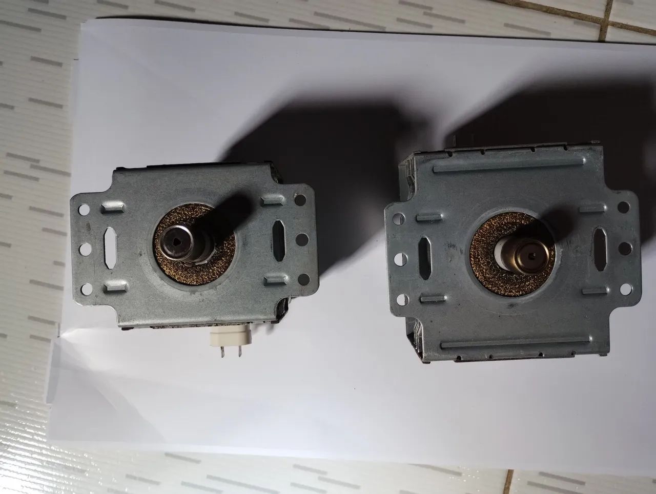 Vende-se esse Magneton do microondas pms22n2 e pms24 funcionando perfeitamente  - Foto 2