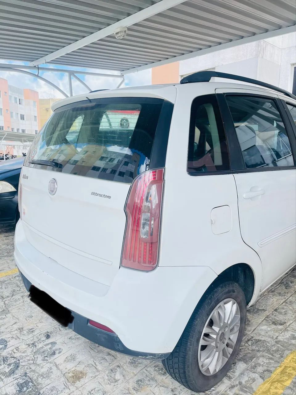 Fiat Idea Attractive 1.4 Fire Flex 8V 5P 2011 - Foto 2