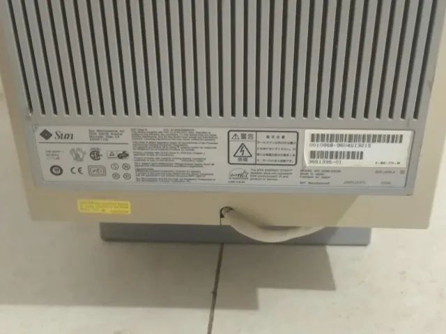 Monitor Sony GDM-20E20 Vintage de 1996 interface 13w3.  - Foto 3