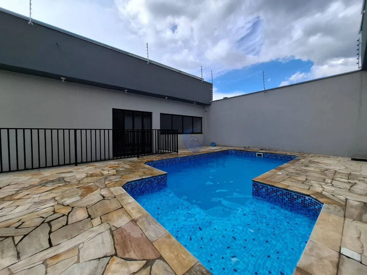 Apartamento no Concórdia Residence, no centro de Poá/SP; 2 dormitórios (1 suíte); 1 vaga. - Foto 20