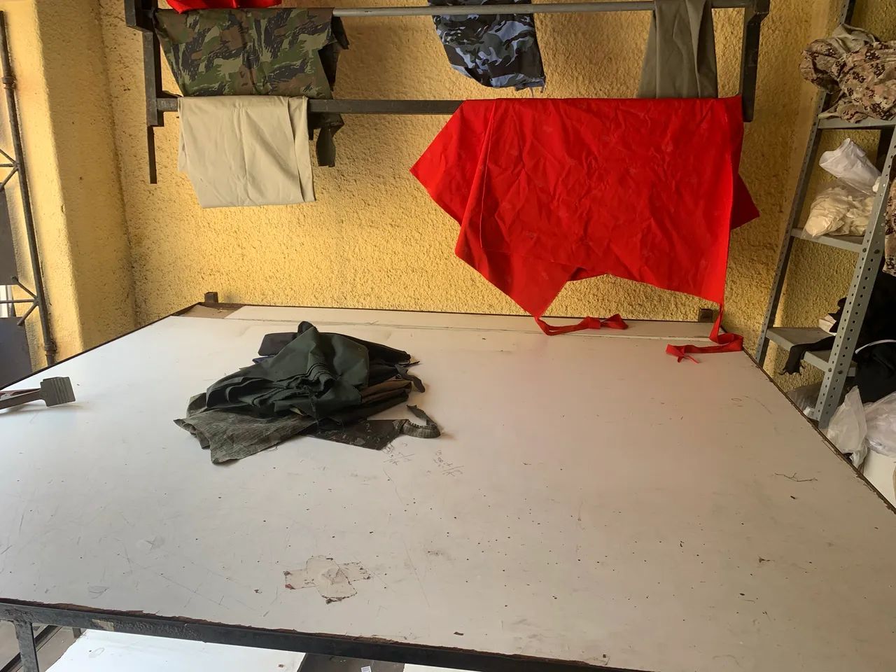Mesa de corte com suporte  - Foto 2