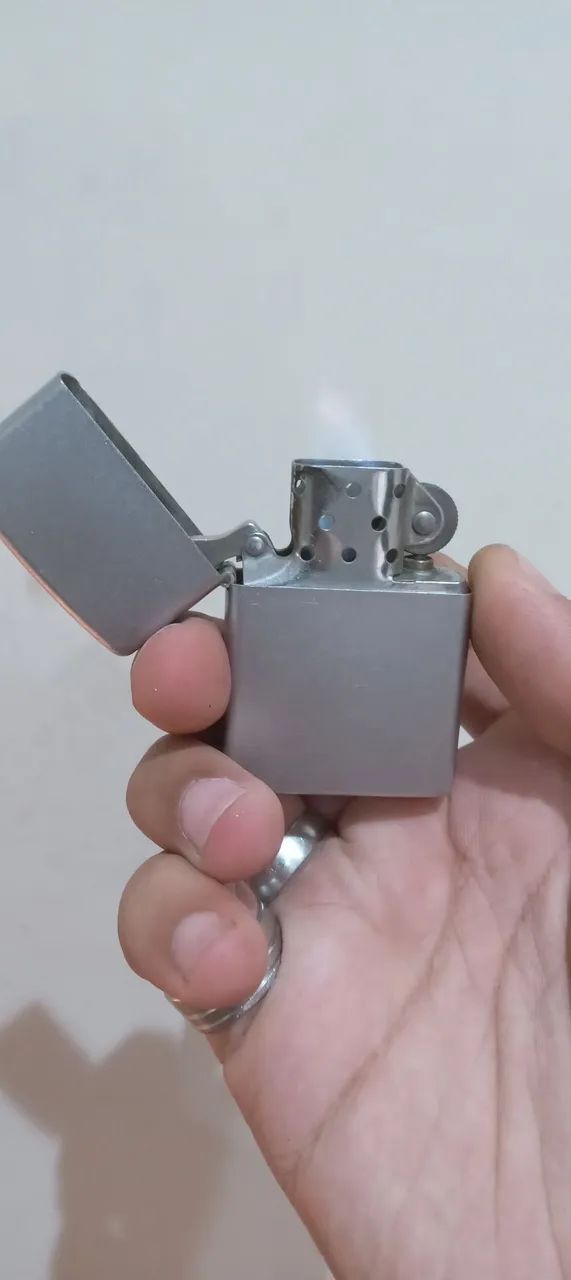 Zippo 1999 em estado de novo 