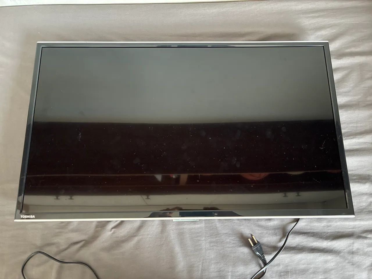 VENDO TELEVISÃO SMART TOSHIBA 