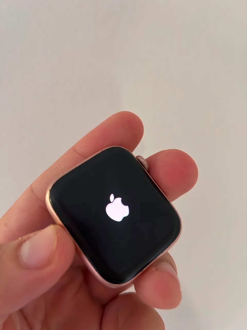 Apple Watch série 5 44mm com marcas de uso 