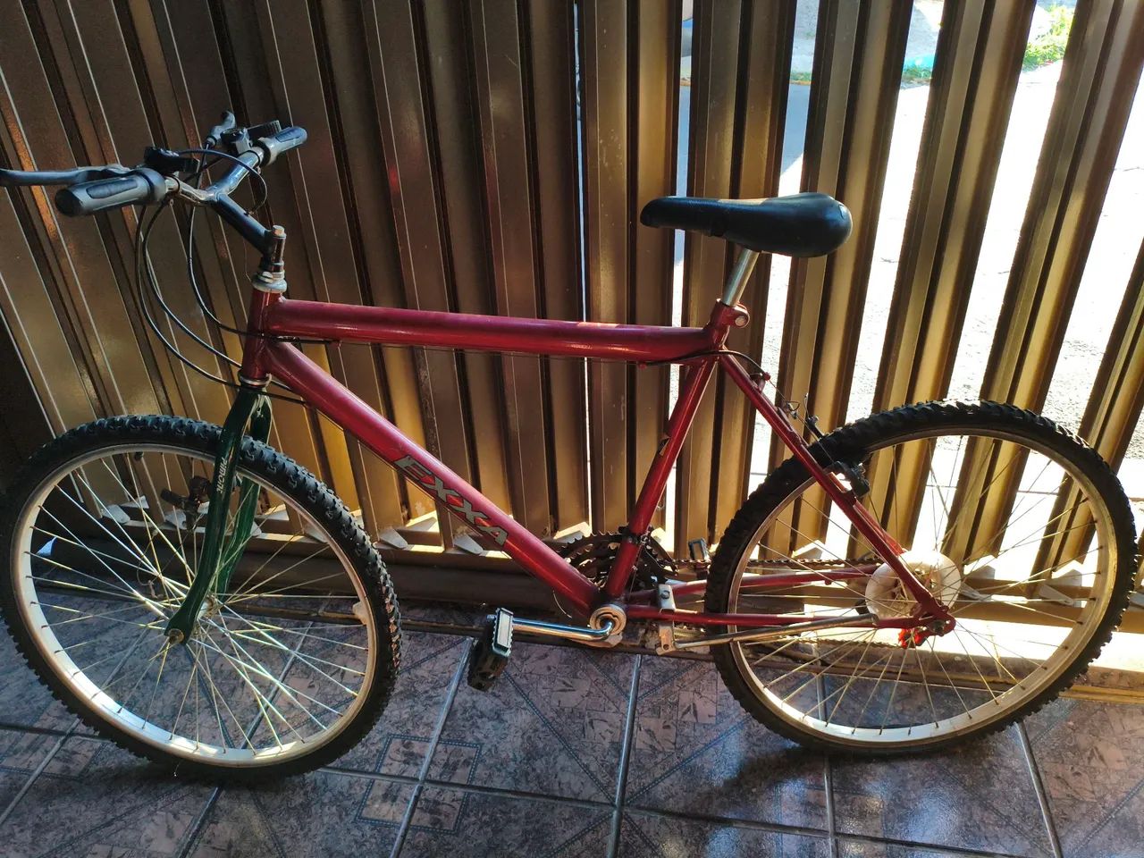 Bicicleta aro 20 marca EXXA