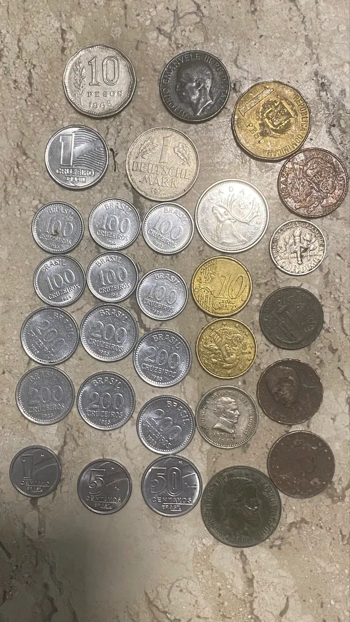 Moedas antigas Nacionais/Internacionais - Foto 2